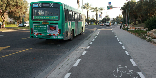 בקרוב: מצלמות בנתיבי תחבורה ציבורית - וקנסות באמצעות פקחים עירוניים