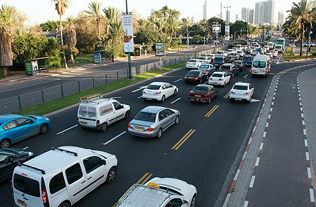 דרך נמיר בתל אביב. פקחים עירוניים יוכלו לתת קנסות וגובה הקנס יזנק ל-750 שקל