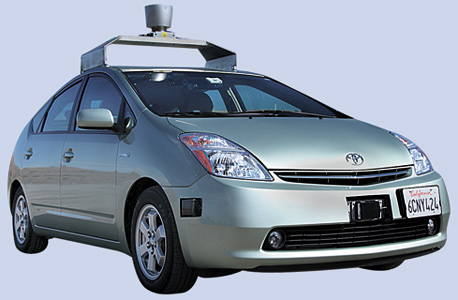מכונית ללא נהג של גוגל. מי יהיו האמיצים שיעלו על הרכב ביפן?