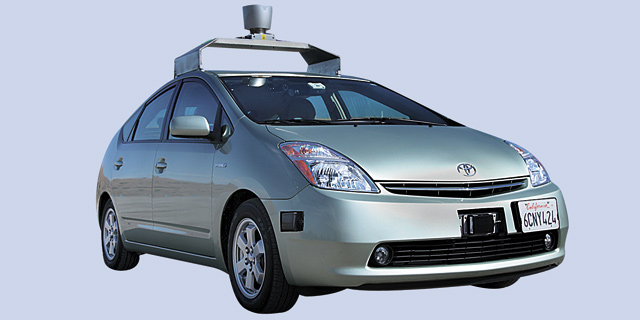 מכונית ללא נהג של גוגל. מי יהיו האמיצים שיעלו על הרכב ביפן?