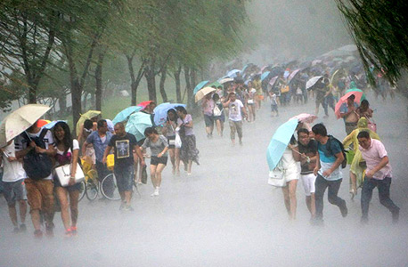 סופת הטייפון החודש בטייוואן, צילום: רויטרס