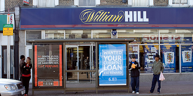 לאחר הביקורת על טדי שגיא: וויליאם היל תסגור חנויות הימורים בבריטניה