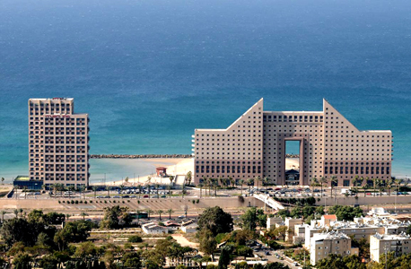 מגדלי חוף הכרמל בחיפה, צילום: דורון גולן
