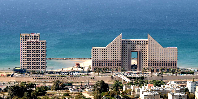 ניצחון ליצחק תשובה: וועדות התכנון ישובו לדון בתוכנית מגדלי חוף הכרמל בחיפה
