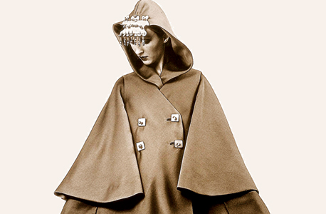 גלימה, 1965. מתוך הקטלוג “פיני לייטרסדורף מעצבת אופנה" בעריכת דוד טרטקובר, צילום: david tartakover