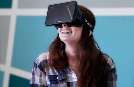 קסדת VR של אוקולוס. חסמה תכנים בחנות המשחקים שלה מפני המתחרות