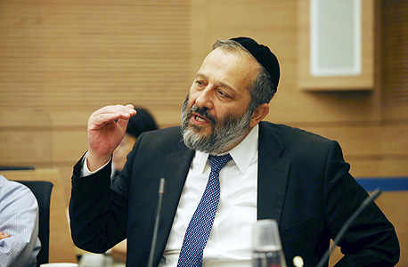 שר הפנים אריה דרעי בוועדת הכספים של הכנסת