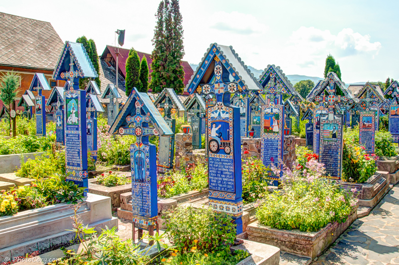 בית הקברות Merry, רומניה. מקום עליז למדי