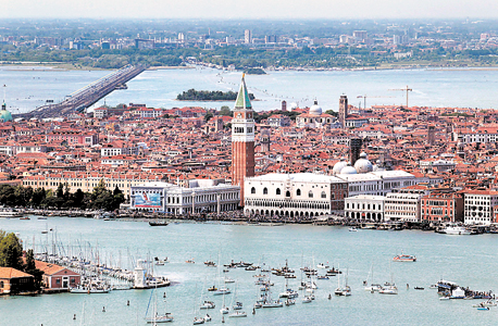 ונציה. העיר האדירה בעולם התחילה לקרוס כשהעשירים יצרו משטר שנועד לשמר  את הכח רק אצלם