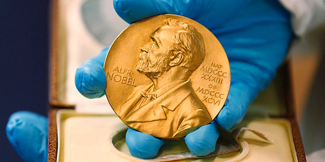 פרס נובל בכימיה לשלושה מדענים משבדיה, ארה&quot;ב וטורקיה