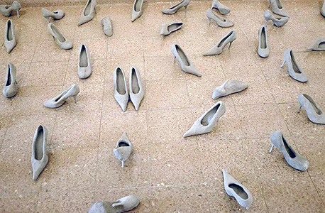 שדה נעליים. עבודה של חנאן אבו חוסיין, צילום: חנאן אבו חוסיין