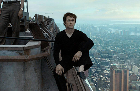 ג'וזף גורדון לויט. שחקן אמריקאי מוביל שמגלם את פיליפ פטי הצרפתי ג'וזף גורדון לויט. שחקן אמריקאי מוביל שמגלם את פיליפ פטי הצרפתי