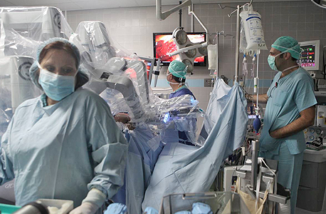 ניתוח באמצעות רובוט בבית חולים בילינסון  (ארכיון)