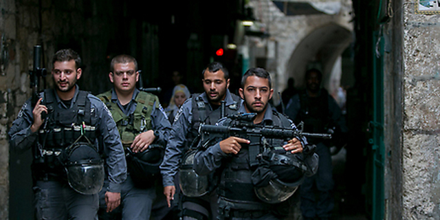 שוטרים בירושלים. למצולמים אין קשר לכתבה, צילום: אוהד צויגנברג