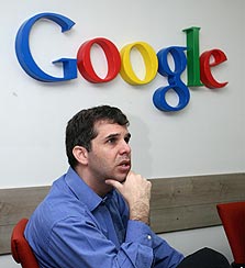 מנכ"ל גוגל ישראל מאיר ברנד בהשקת מודל הפרסום החדש. יש פתרון למדינית החדשה