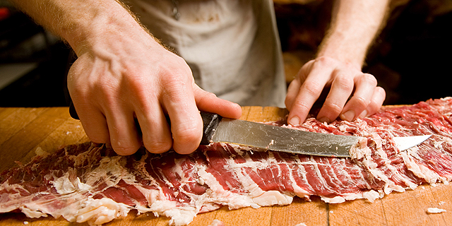 פתיחת שוק הבשר ליבוא תביא לירידה במחירי הבשר ועלייה במחירי החלב
