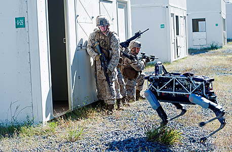 רובוט משא לשימוש צבאי שפותח בבוסטון דיינמיקס