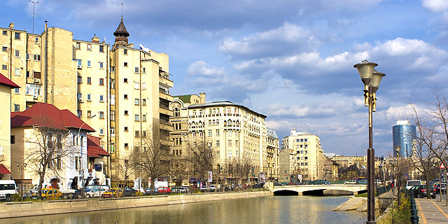 אפי נכסים לא מפחדת מהקורונה: רוכשת בנייני משרדים ברומניה ב-300 מיליון יורו