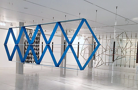 17 מחיצות. התבוננות שונהמכל נקודה 17 מחיצות. התבוננות שונהמכל נקודה