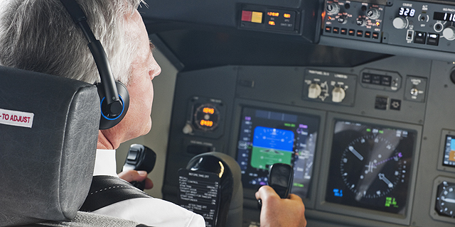 האם טייסים בני 65 הם מבוגרים מכדי להטיס מטוסים בטיסות בינ"ל?, צילום: שאטרסטוק