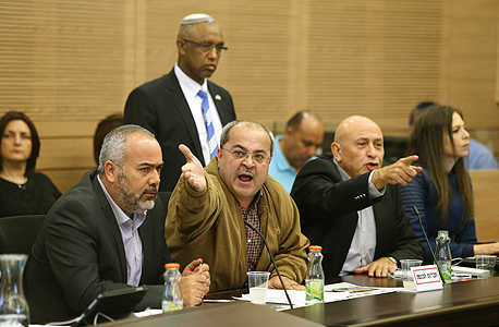 דיון בוועדת הכספים, במרכז ח"כ אחמד טיבי (ארכיון), צילום: עמית שאבי