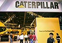 דוכן תצוגה של יצרנית הציוד הכבד קטרפילר, צילום: בלומברג