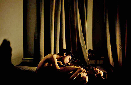 "ג'ון ואלכס", התמונה שזכתה במקום הראשון ב-World Press Photo. בדרך כלל זוכים צילומי מלחמות או אסונות טבע