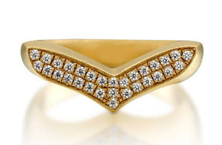 טבעת כנפיים, זהב 14 קראט, 4,290 שקל, צילום: אורי לבני