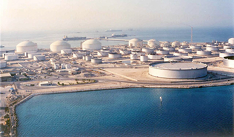 מתקן נפט בסעודיה. המתנגדים הבולטים להסרת הסנקציות הבינלאומיות מעל איראן הגיעו מריאד