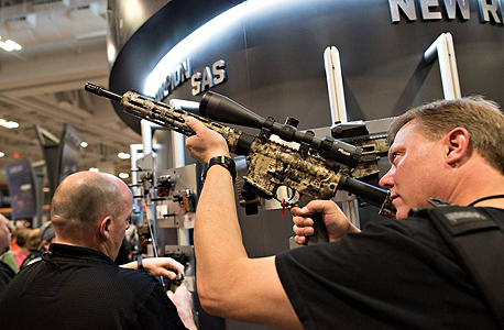 רובה סער בתערוכה של ה-NRA בארה"ב