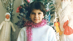 אלקס ריף חוגגת נובי גוד כילדה. "לא סיפרתי לאף אחד שאני חוגגת, ובסוף גם הפסקתי לחגוג" אלקס ריף חוגגת נובי גוד כילדה. "לא סיפרתי לאף אחד שאני חוגגת, ובסוף גם הפסקתי לחגוג"