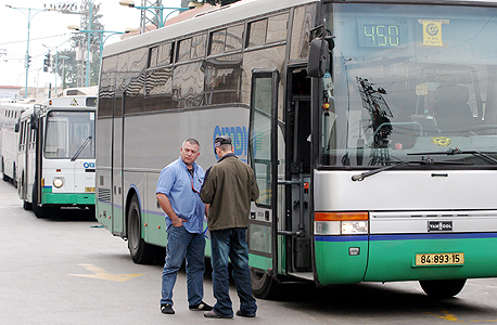 אוטובוס של סופרבוס, צילום: גלעד קוולרציק