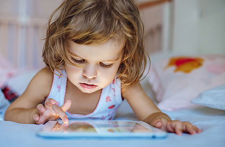 Survey found children prefers playing on devices over other activities. Photo: Shutterstock