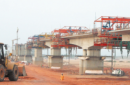 בניית גשר לוקו על ידי שיכון ובינוי בניגריה, צילום: יוטיוב
