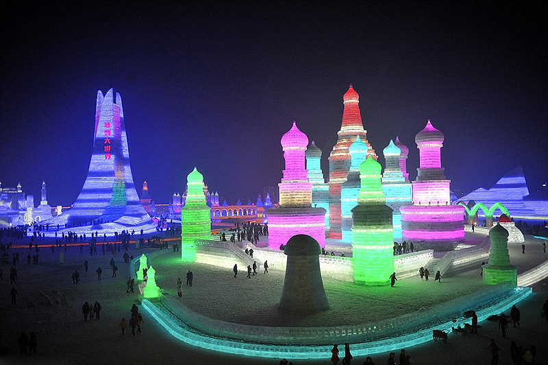 האטרקציה המרכזית, עיר הקרח של חרבין שבתמונה, תחולק ל-4 אזורי פעילות, צילום: tao zhang / demotix