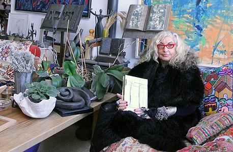 אביבה שמר. "לא מתביישת להיכנס לנימי הנשמה שלי" אביבה שמר. "לא מתביישת להיכנס לנימי הנשמה שלי"