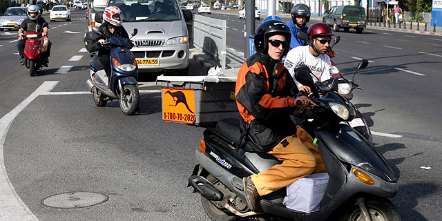 מפברואר: אופנועים יורשו לנסוע בנתיבי תחבורה ציבורית בתל אביב