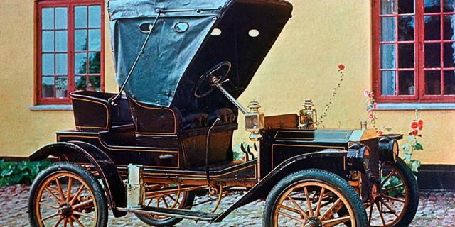 פורד מודל 1922 לצד רולס רויס משנת 1960 עשו עלייה 
