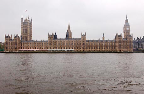 הפרלמנט הבריטי - יידרש לאשר את ההסכם