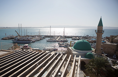 הנוף למפרץ. “אחרינו, כולם בעיר העתיקה עשו גגות” , צילום: תומי הרפז