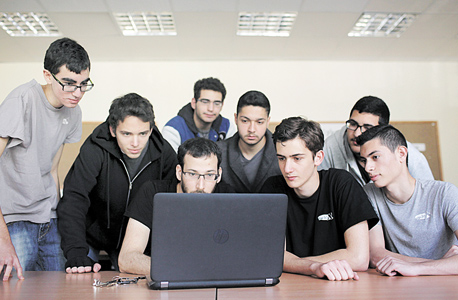 Cyber students, Ramat Gan. Photo: Amit Sha'al