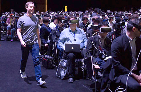 מארק צוקרברג ברצלונה מציאות מדומה VR, צילום: imgur 