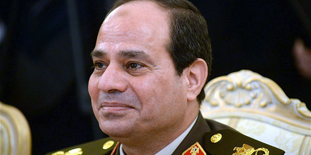 מצרים: תנועה אטית בתעלה ולירה חלשה מסכנות את הנשיא א-סיסי