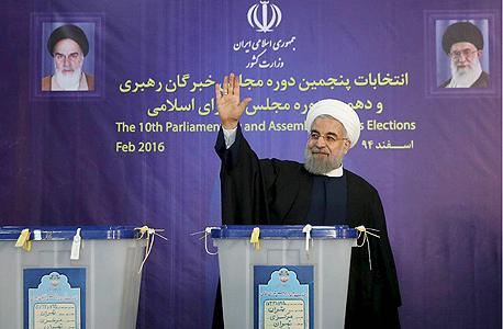 נשיא איראן חסן רוחאני אחרי הבחירות בפברואר 2016