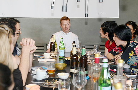 השף יובל בן נריה במסעדות פתוחות בשנה שעברה. יותר מ-70 מסעדות השף יובל בן נריה במסעדות פתוחות בשנה שעברה. יותר מ-70 מסעדות