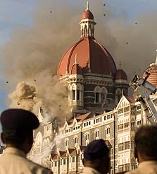 פיגוע הטרור במלון טאג' מהאל במומבאי, בנובמבר. "ההודים מאופקים בתגובה הבינלאומית שלהם"