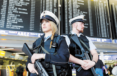מגבירים כוננות בנמל התעופה בפרנקפורט, גרמניה , צילום: איי פי