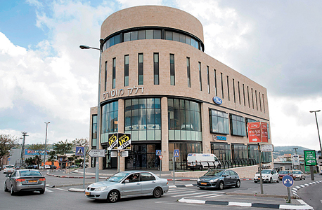 הבניין החדש של עובדי שע"מ ברחוב פייר קניג בירושלים. עומד ריק