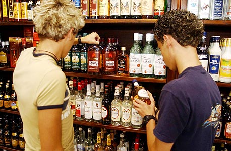 בלעדי לכלכליסט: הרפורמה במיסוי אלכוהול תצא לדרך בינואר 2010