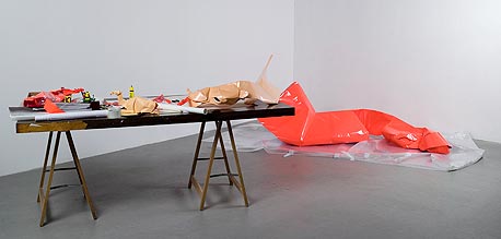 מתוך התערוכה "ציורים כחולים" מתוך התערוכה "ציורים כחולים"